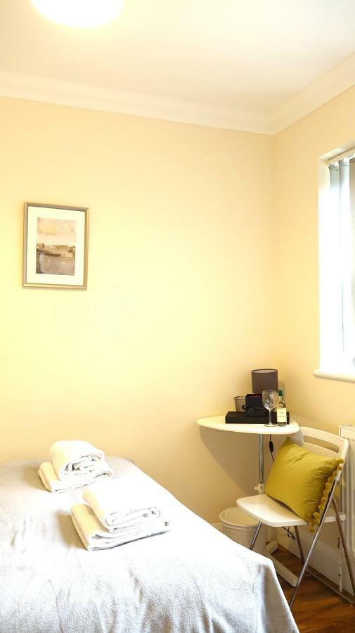 Heathrow Ensuite Rooms- Auto Check In London Exterior foto