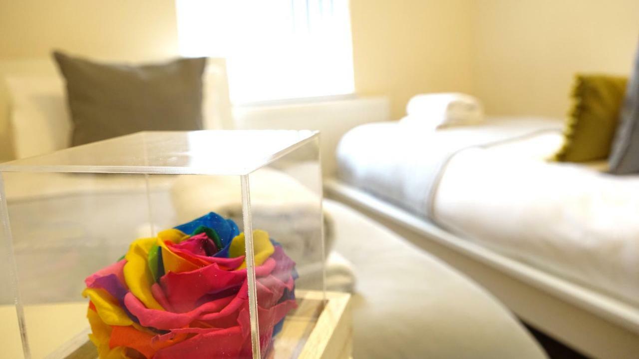 Heathrow Ensuite Rooms- Auto Check In London Exterior foto