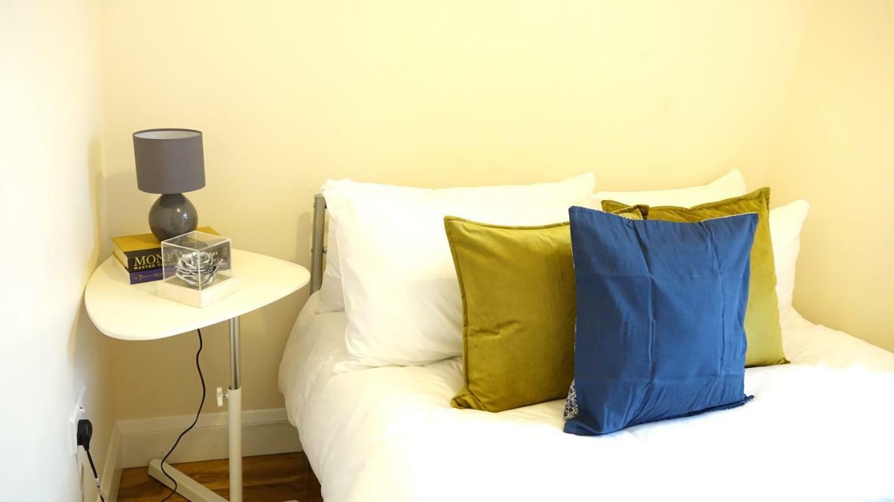 Heathrow Ensuite Rooms- Auto Check In London Exterior foto