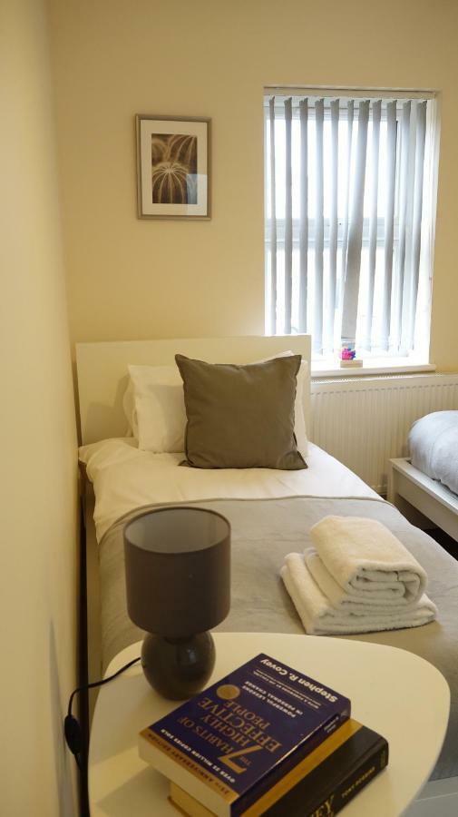 Heathrow Ensuite Rooms- Auto Check In London Exterior foto