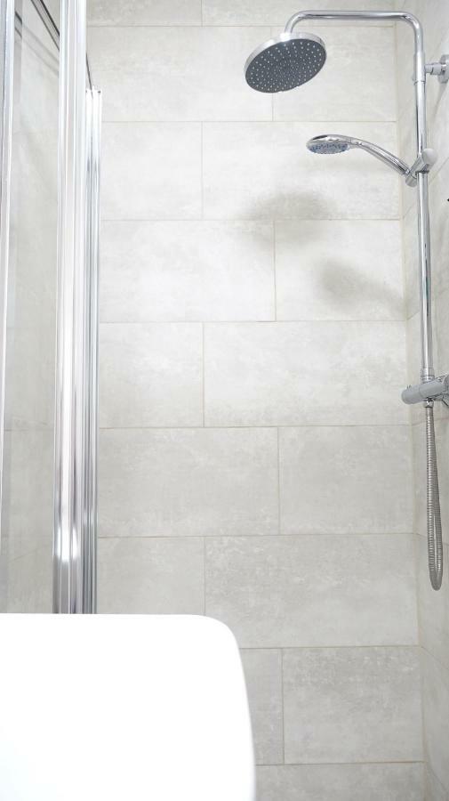 Heathrow Ensuite Rooms- Auto Check In London Exterior foto