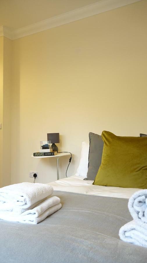 Heathrow Ensuite Rooms- Auto Check In London Exterior foto