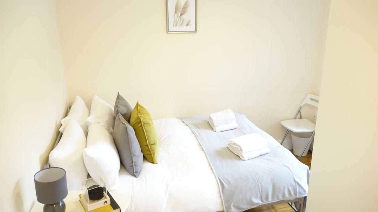 Heathrow Ensuite Rooms- Auto Check In London Exterior foto